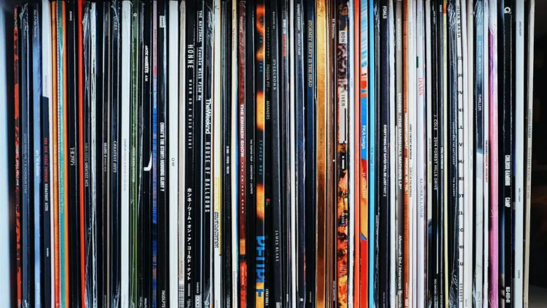 Vinyl Wins Again: Record Sales Top CDs for Two Years Straight