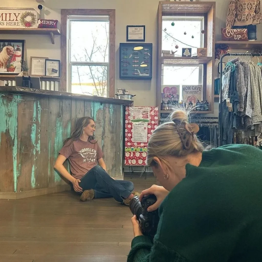 Amber Marshall doesn’t leave farm life at the gate when filming Heartland — she lives it every single day.