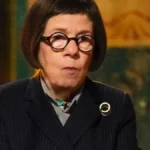 Linda Hunt Won an Oscar Playing a Man. Then She Became Hetty Lange.